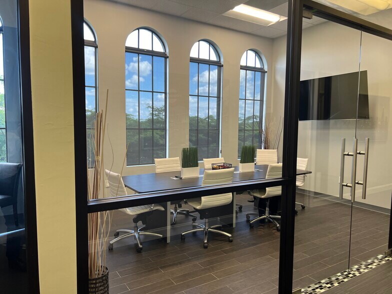 More Photos Of 2534 SE Santa Barbara Pl, Cape Coral Medical For Sale