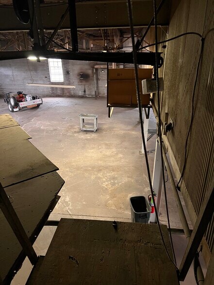 More Photos Of 636 Third Ave, Dallas Warehouse For Sale