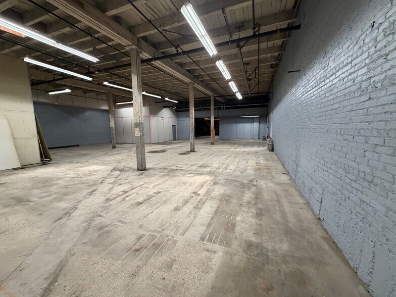 More Photos Of 609 South Blvd, Evanston Warehouse For Sale