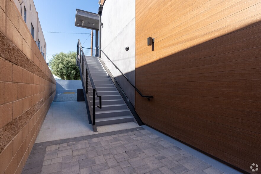 More Photos Of 9668 Sunland Blvd, Shadow Hills Medical For Lease