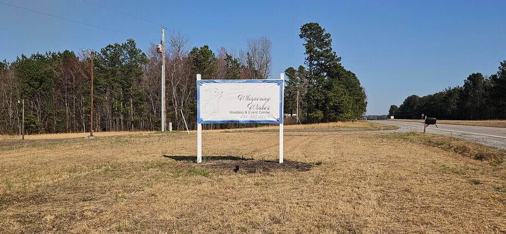 More Photos Of 302 W Colonial Trail Hwy, Blackstone Freestanding For Lease