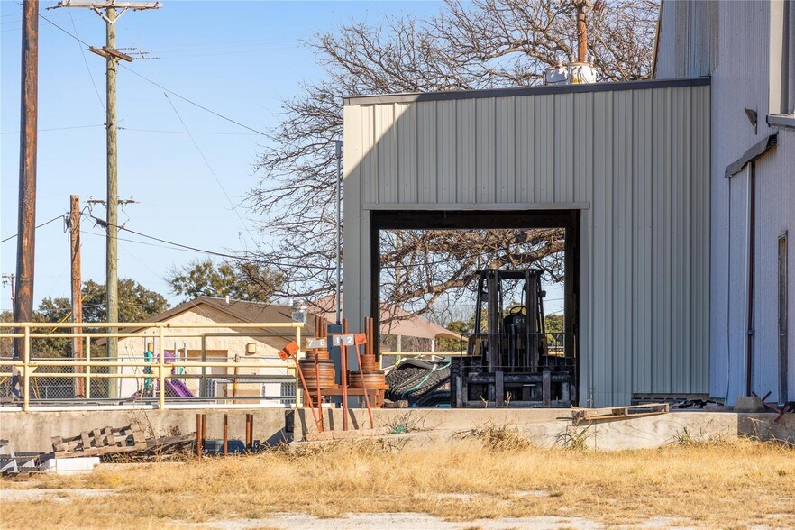 More Photos Of 3300 Milam Dr, Brownwood Industrial For Sale