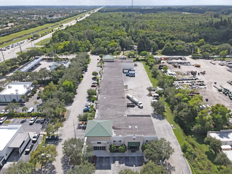 More Photos Of 10101 Lantana Rd, Lake Worth Showroom For Lease