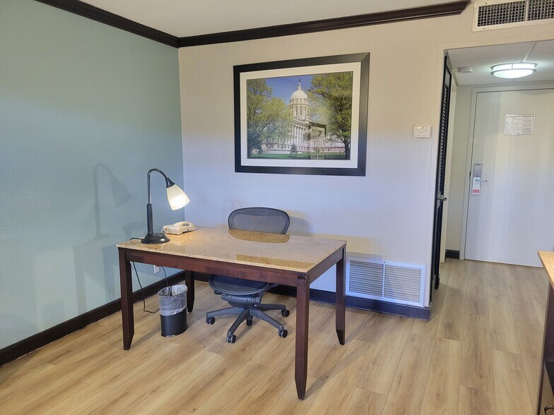 More Photos Of 2101 S Meridian Ave, Oklahoma City Hotel For Sale