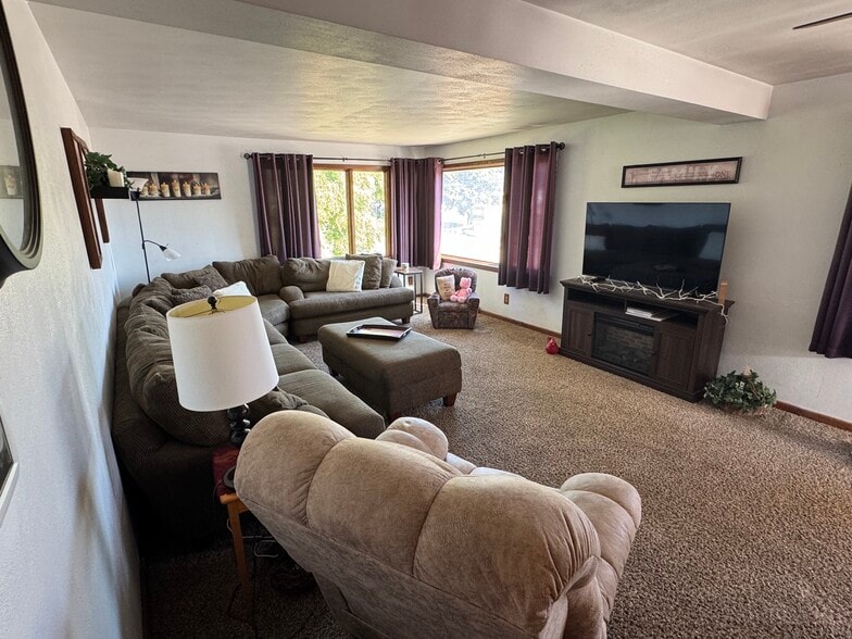 More Photos Of 215 W Main St, Marshall General Retail For Sale