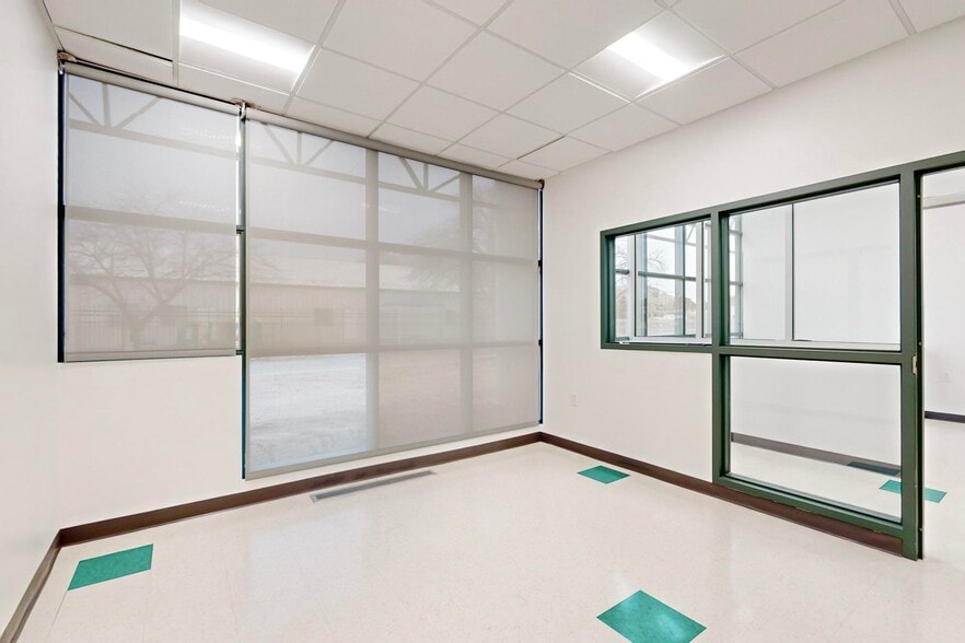 More Photos Of 6410 Gibson Blvd SE, Albuquerque Bank For Sale