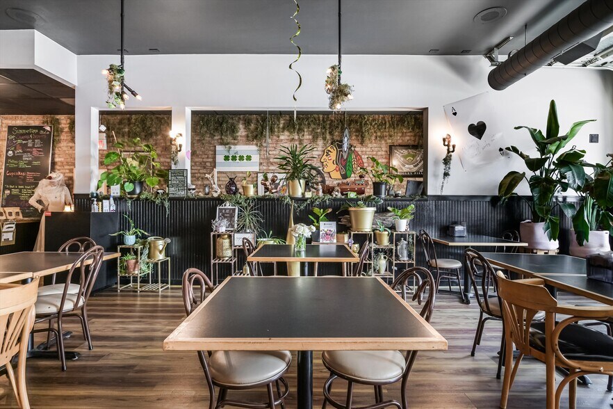 More Photos Of 5481 N Northwest Hwy, Chicago Storefront Retail Residential For Sale