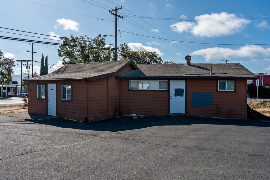 Primary Photo Of 1128 S State St, Ukiah Freestanding For Lease