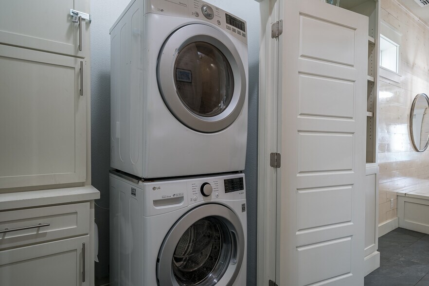 More Photos Of 2821 S 11th St, Port Aransas Multifamily For Sale