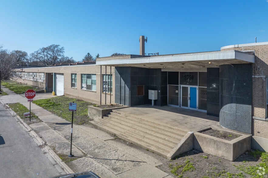 More Photos Of 1801-1829 N Monitor Ave, Chicago Manufacturing For Lease