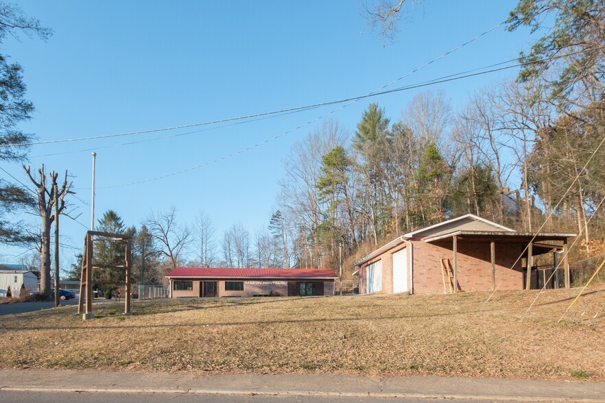 More Photos Of 535 W Main St, Franklin Specialty For Sale