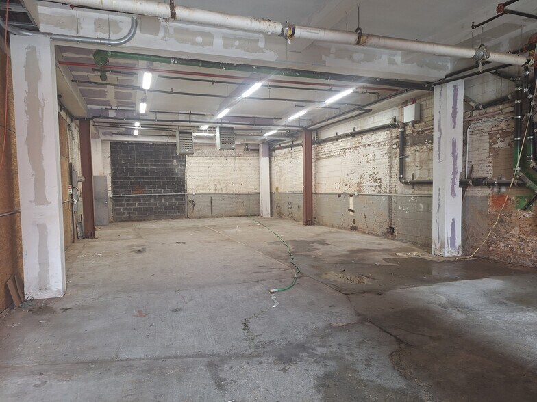 More Photos Of 264 41st St, Brooklyn Warehouse For Lease