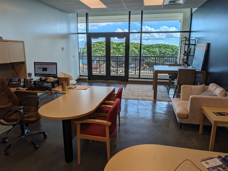 More Photos Of 94-1042 Ka Uka Blvd, Waipahu Storefront Retail Office For Lease