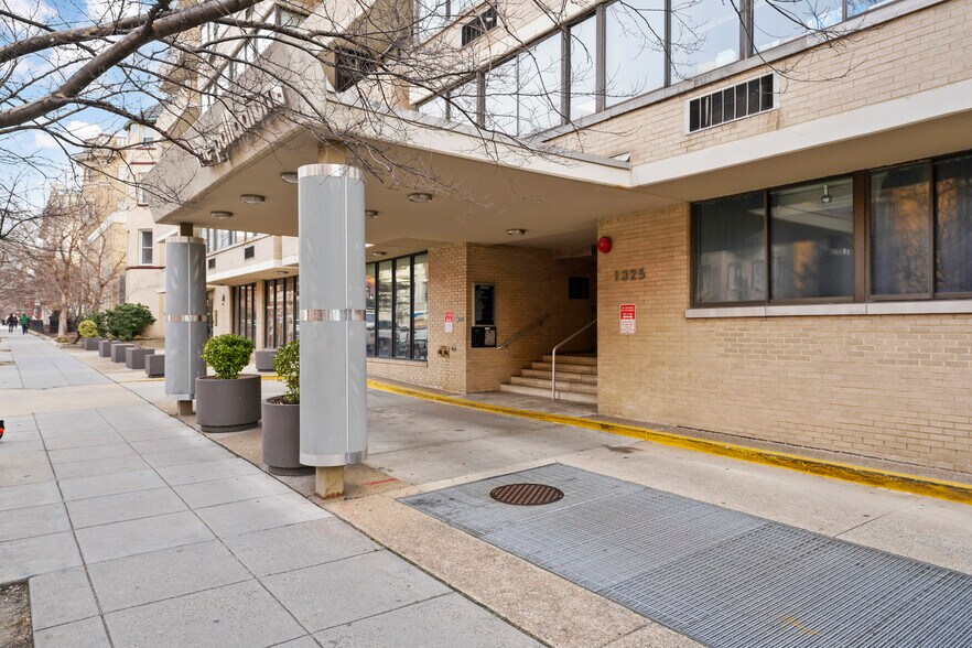 More Photos Of 1325 18th St NW, Washington Office For Lease