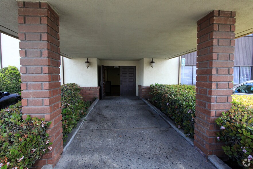 More Photos Of 1300 W 155th St, Gardena Medical For Sale