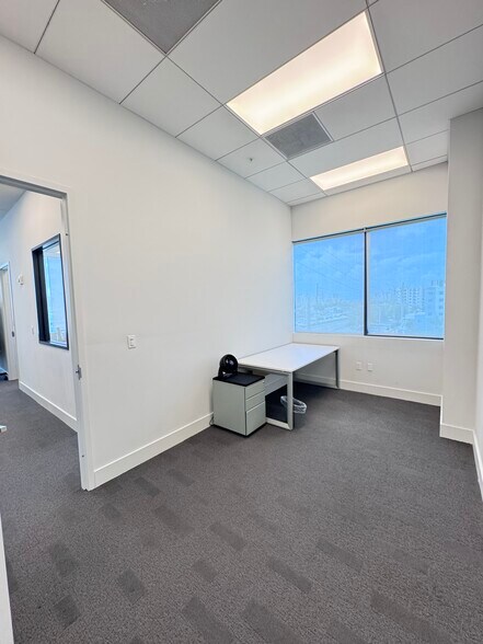 More Photos Of 19790 W Dixie Hwy, Aventura Office For Sale