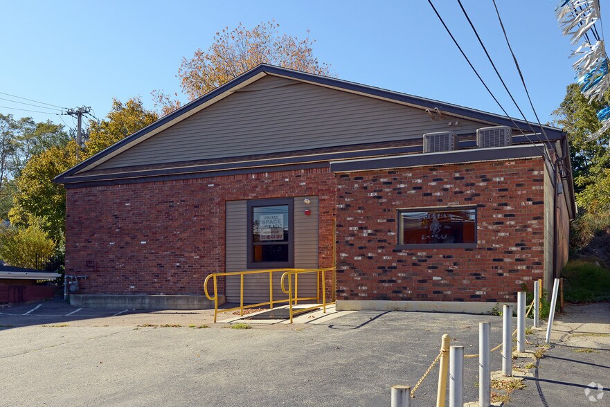 More Photos Of 1147 Cranston St, Cranston Freestanding For Lease