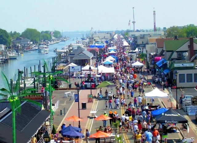 More Photos Of 377 Woodcleft Ave, Freeport Storefront Retail Residential For Sale