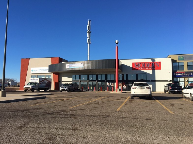 More Photos Of 46 Carry Dr SE, Medicine Hat Storefront For Lease