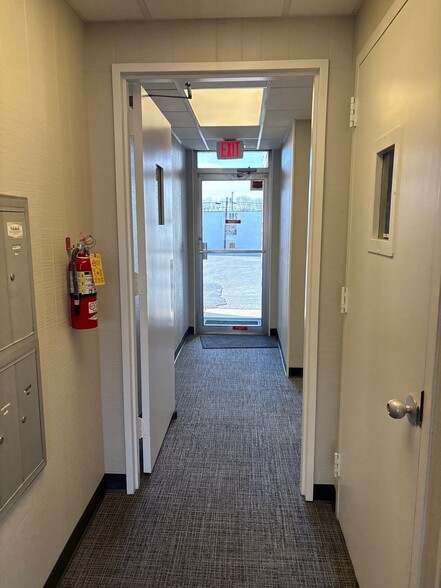 More Photos Of 280 Main St, Westminster Medical For Lease