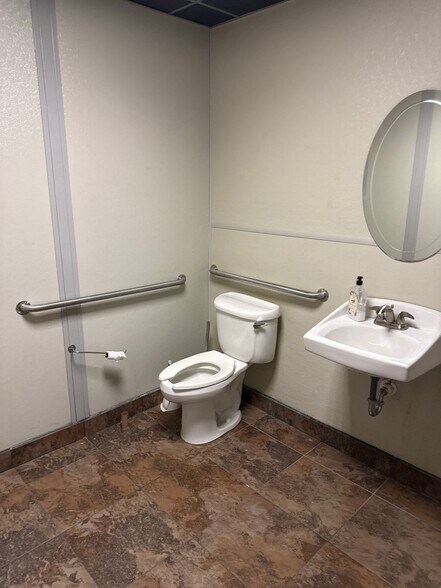 More Photos Of 7410 Coca Cola Dr, Hanover Research And Development For Lease