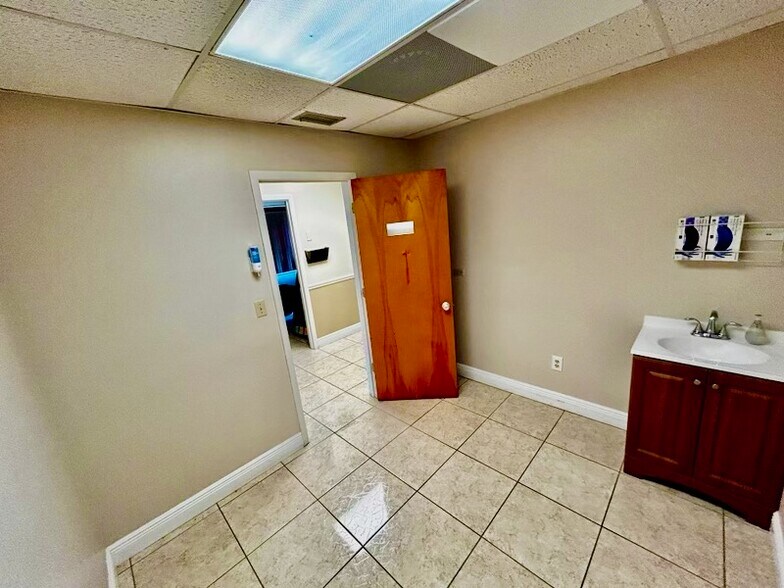 More Photos Of 1395 N Courtenay Pky, Merritt Island Medical For Sale