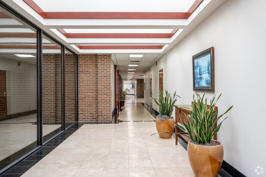 More Photos Of 350 Westpark Way, Euless Medical For Lease