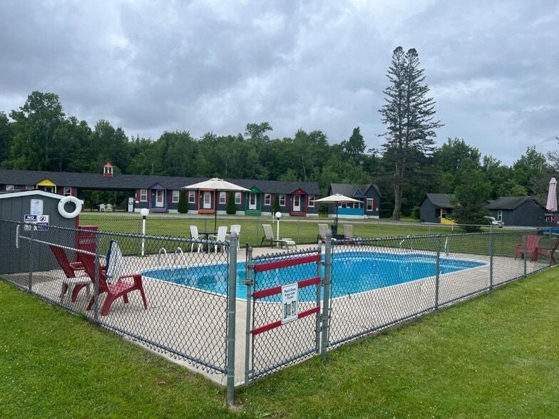 More Photos Of 1322 US Route 2, Randolph Hotel For Sale