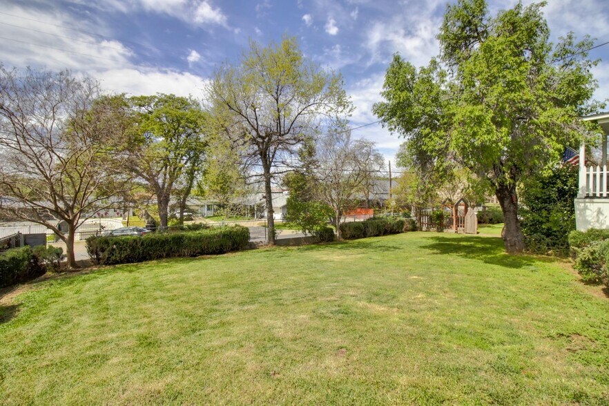 More Photos Of 18490 Empire St, Plymouth Multifamily For Sale