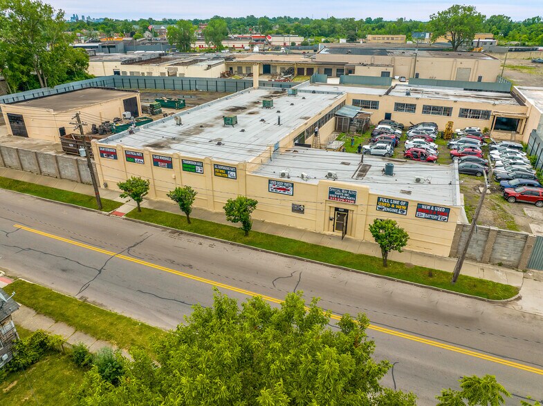 More Photos Of 7075 Lyndon St, Detroit Warehouse For Sale