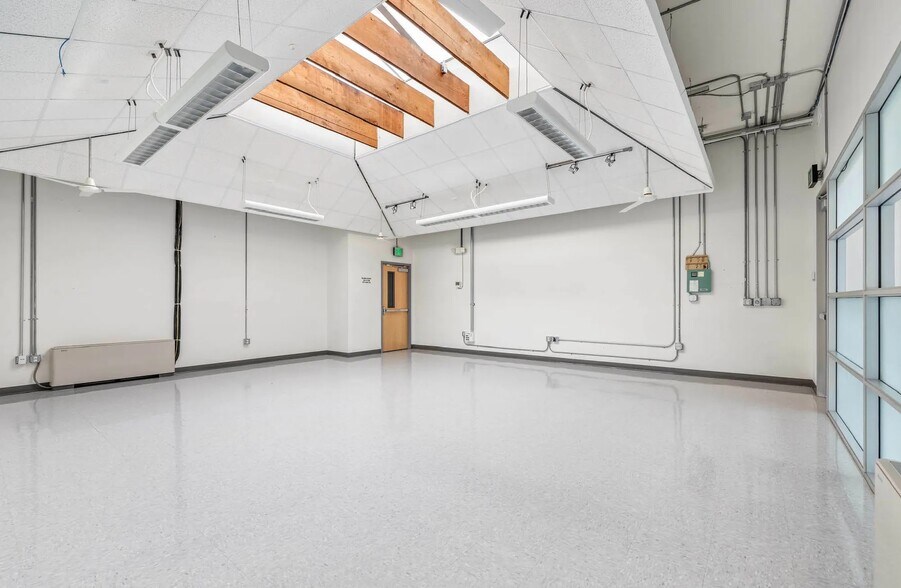 More Photos Of 521 W Front St, Boise Office For Sale