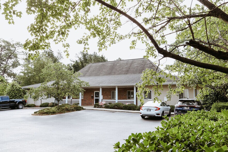 More Photos Of 1295 Old Us-1 Hwy S, Southern Pines Office For Sale