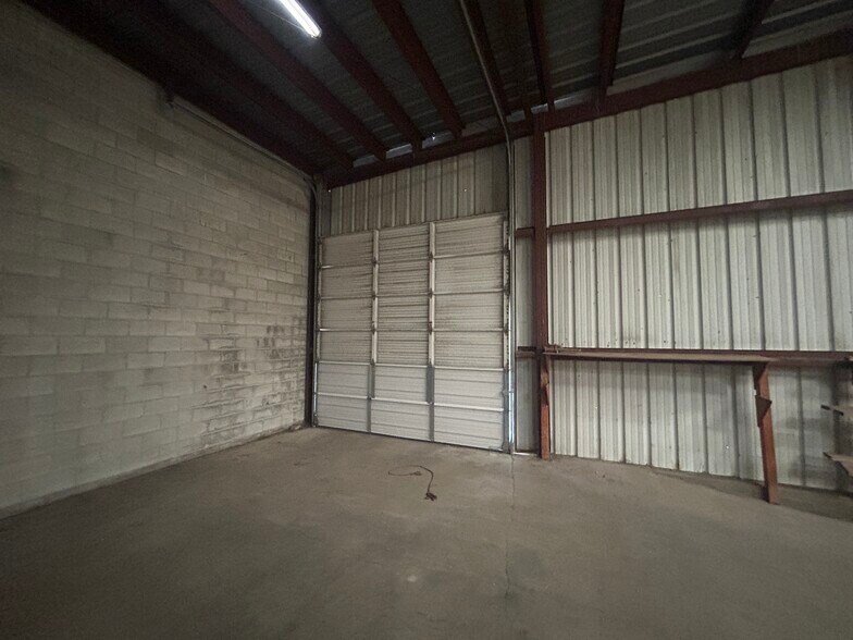 More Photos Of 1921 N Harrison Ave, Pocatello Flex For Sale