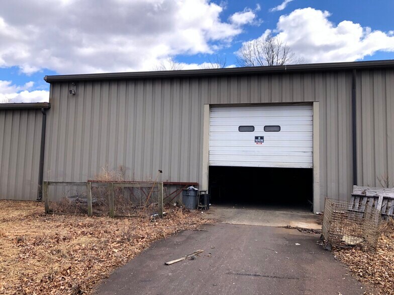 More Photos Of 6124 Potters, Plumsteadville Manufacturing For Sale