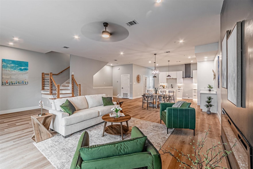 More Photos Of 2376 Longhorn St, Dallas Apartments For Sale