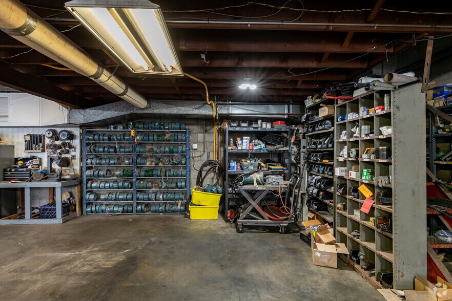 More Photos Of 49260 Van Dyke Ave, Shelby Township Warehouse For Sale