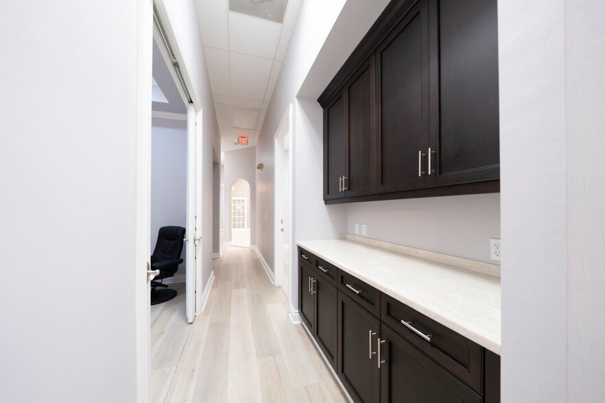 More Photos Of 24551 Production Cir, Bonita Springs Showroom For Lease