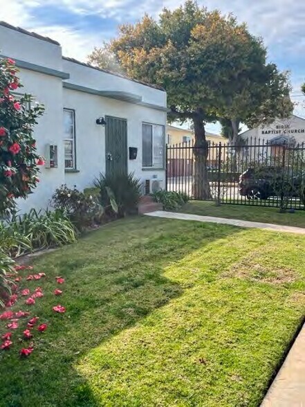 More Photos Of 2517 20th St, Santa Monica Apartments For Sale