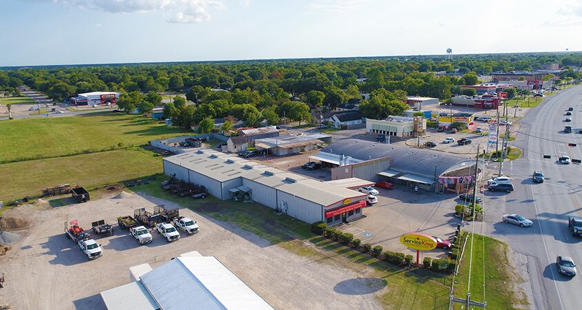 More Photos Of 3818 Avenue H, Rosenberg Auto Repair For Sale