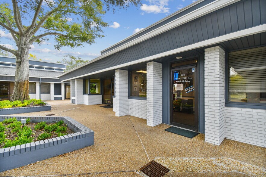 More Photos Of 3910 Northdale Blvd, Tampa Medical For Sale