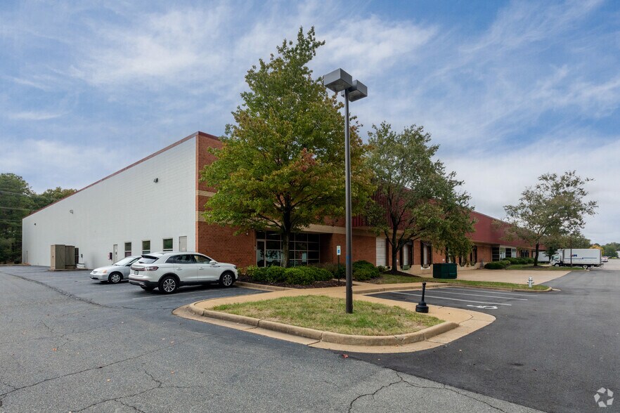 Primary Photo Of 520 Eastpark Ct, Sandston Distribution For Lease