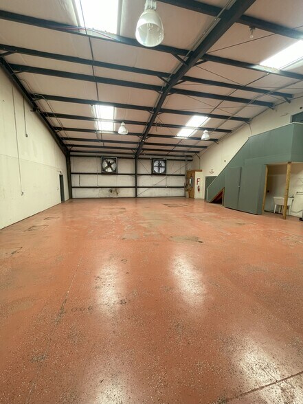More Photos Of 328 Tiller Dr, Pawleys Island Warehouse For Lease