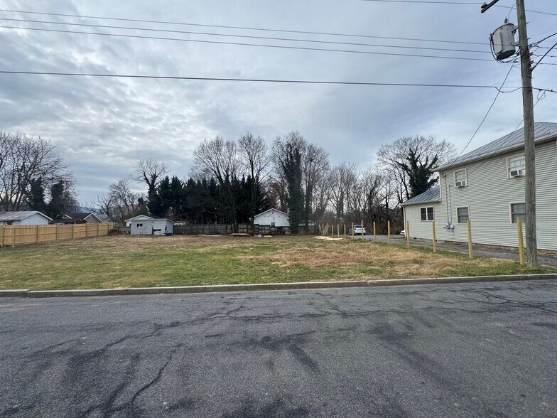 More Photos Of Foundry St, Woodstock Land For Sale