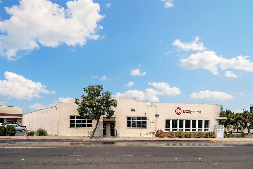 More Photos Of 1023 Chestnut St, Redwood City Research And Development For Sale