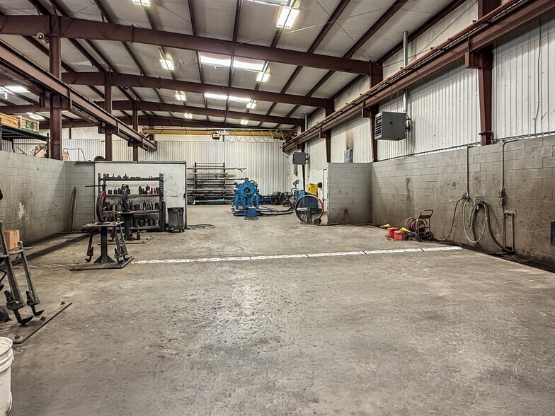 More Photos Of 7710 W Highway 80, Midland Office For Sale