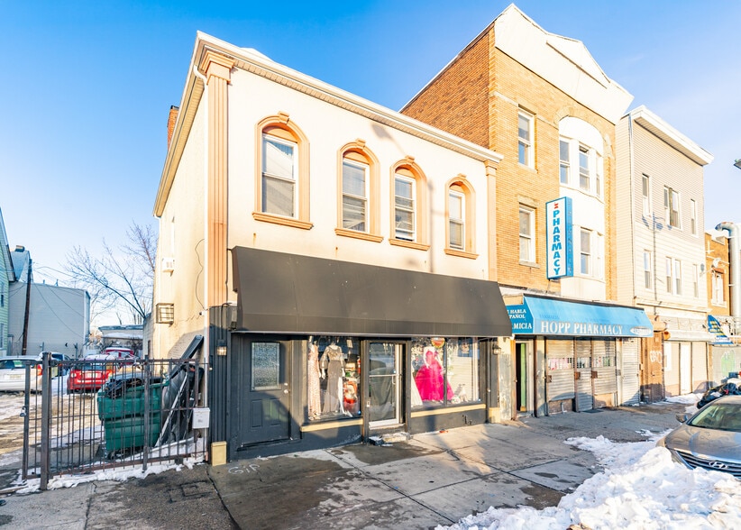 More Photos Of 449 Orange St, Newark Storefront Retail Residential For Sale