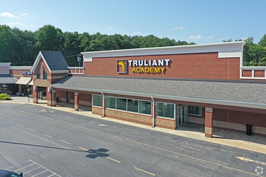 More Photos Of 500-692 Hanes Mall Blvd, Winston-Salem Unknown For Lease