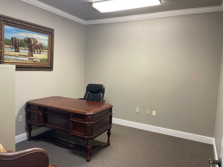 More Photos Of 14635 S Harrell's Ferry Rd, Baton Rouge Office For Sale