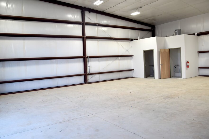 More Photos Of 1338-1362 Slack St, Pea Rdg, Pea Ridge Flex For Lease