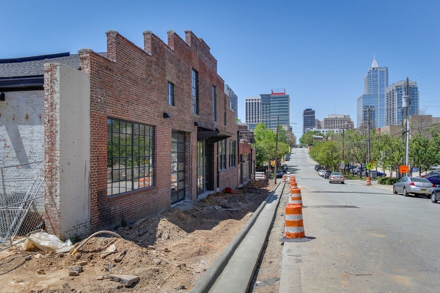 More Photos Of 500 E Davie St, Raleigh Restaurant For Lease